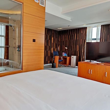 Holiday Inn Express Beijing Huacai, an IHG Hotel Bagian luar foto