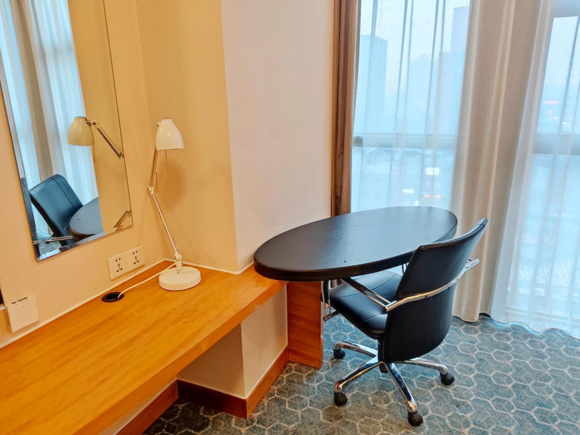 Holiday Inn Express Beijing Huacai, an IHG Hotel Bagian luar foto